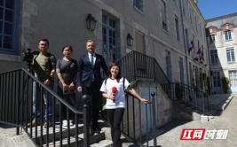 甘肃网红吃瓜事件视频,揭秘网络热点的背后真相