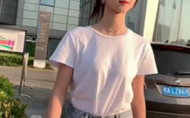 被朋友狗咬的小姐姐图片,温馨提醒宠物安全防范